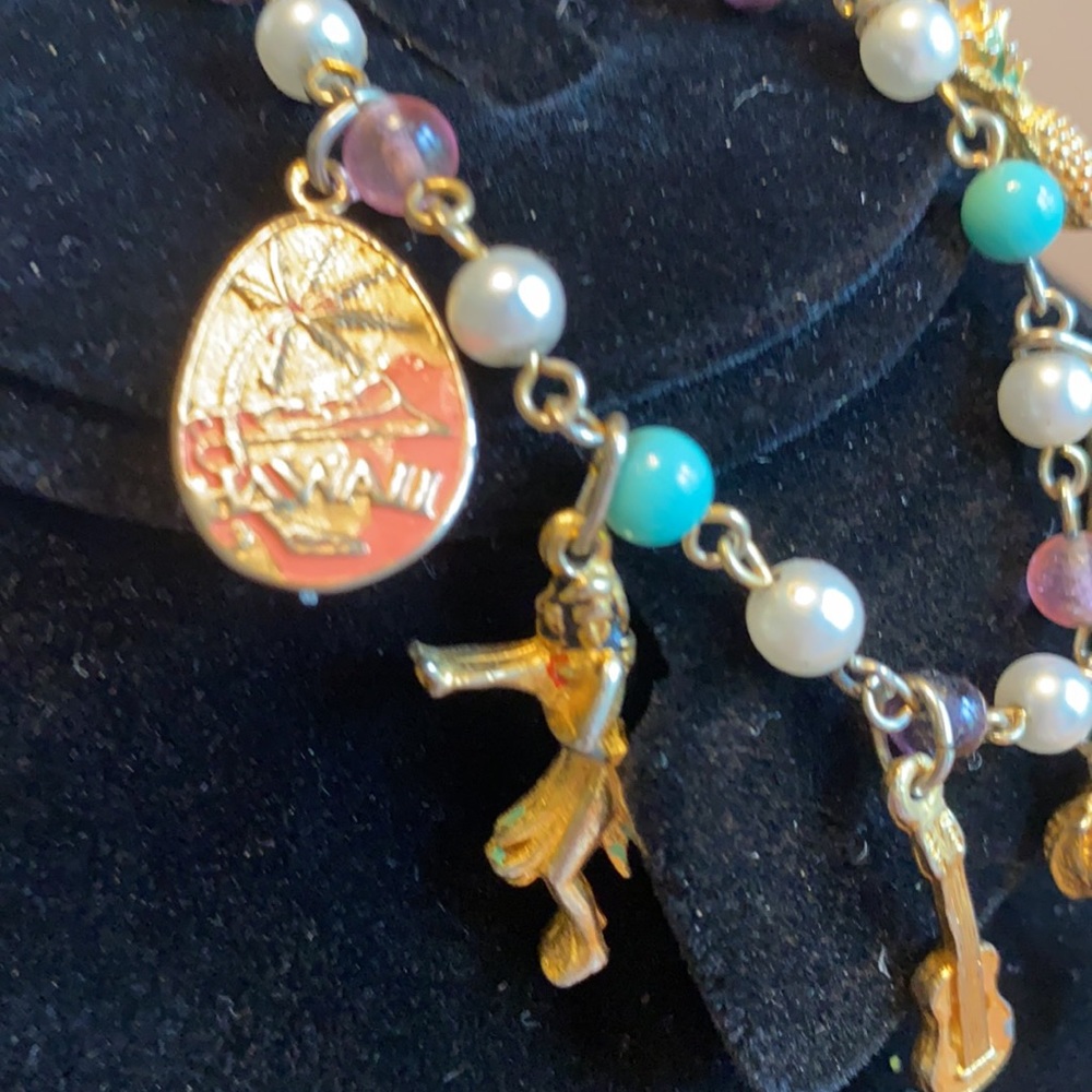 VTG 60’s gold tone Hawaii souvenir charm bracelet - Picture 2 of 7